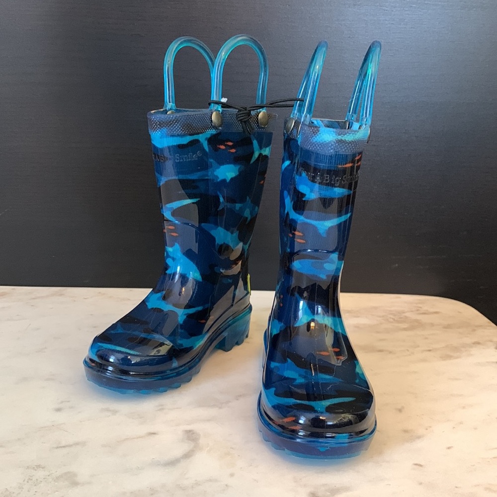 Western Chief Kids Shark Camo Light Up Rain Boots
